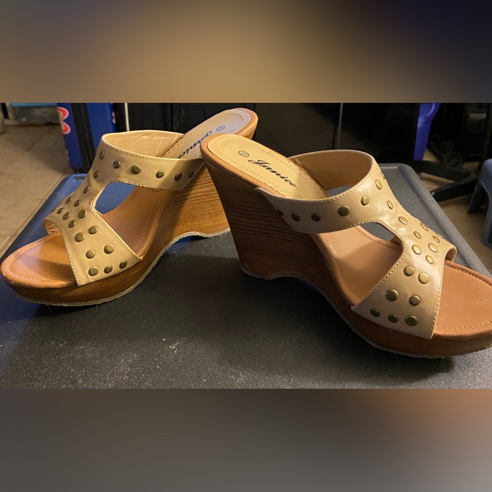 Wedge Sandals - Taupe